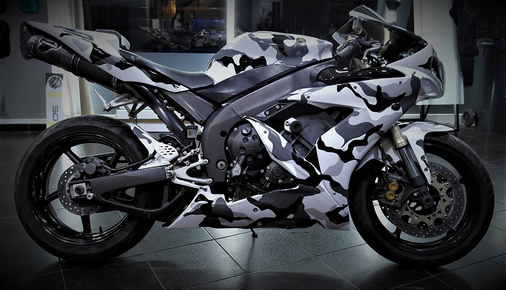 r1 camo