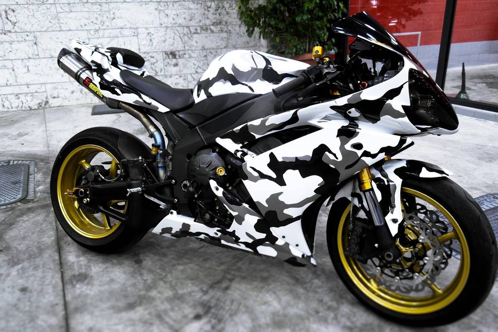 r1 camo